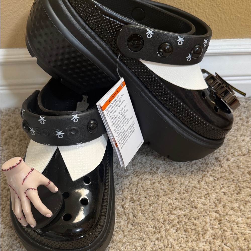 Wednesday crocs NWT Addams family 7 - Picture 2 of 4